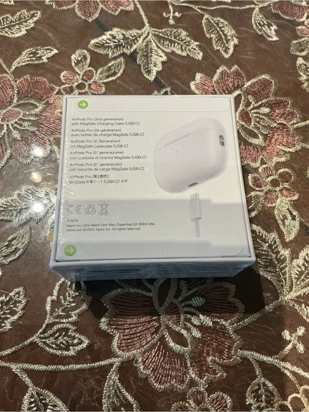 Apple White Wireless In-Ear Headphones with Charging Case